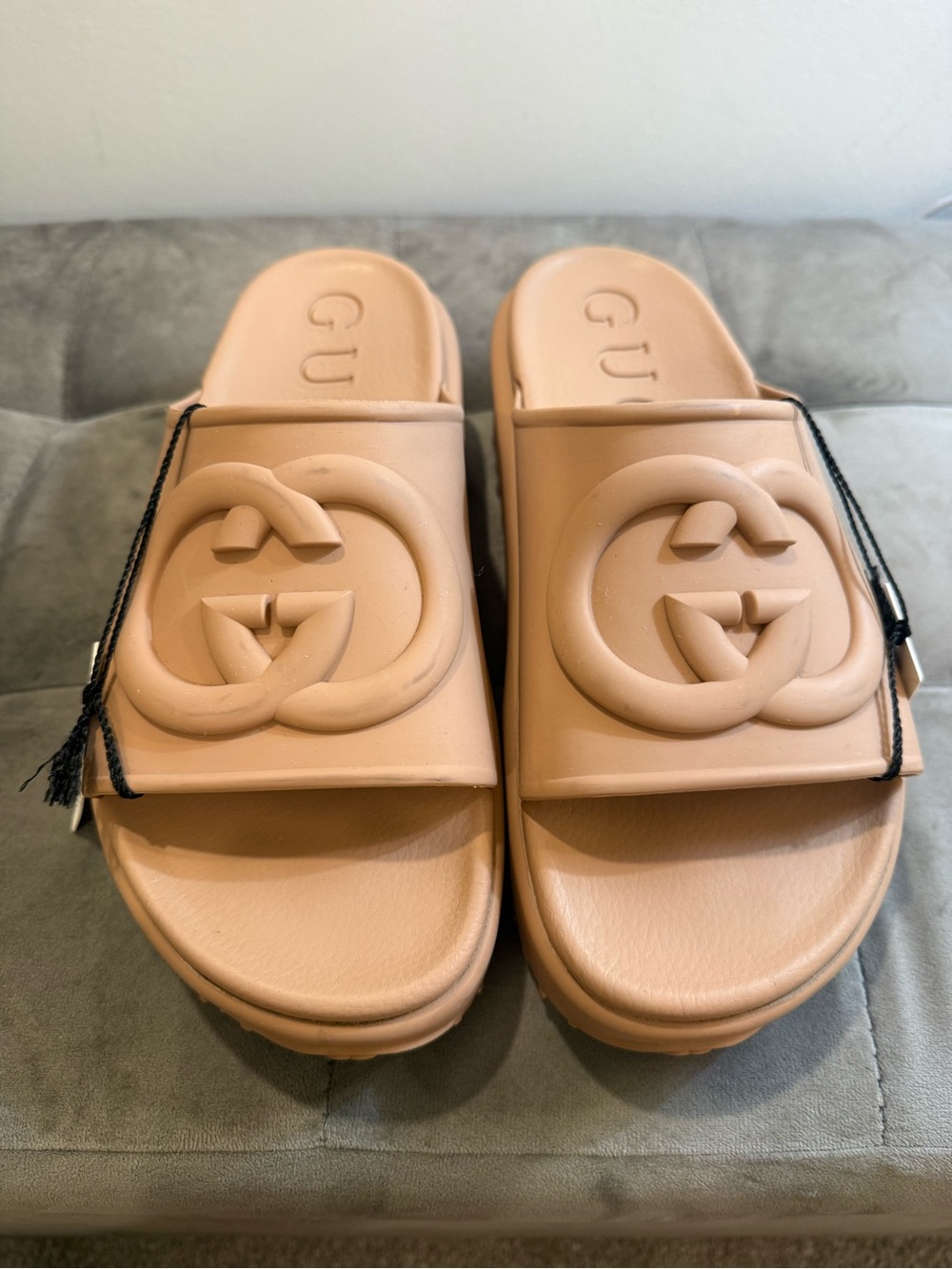Gucci Vintage Camel GG Logo Rubber Slide Sandals - Picture 2 of 16